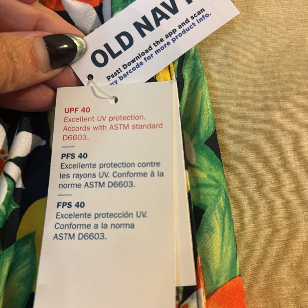 Old Navy Printed Swim Trunks. Fresh-squeezed Fun. Size M. - Picture 4 of 7